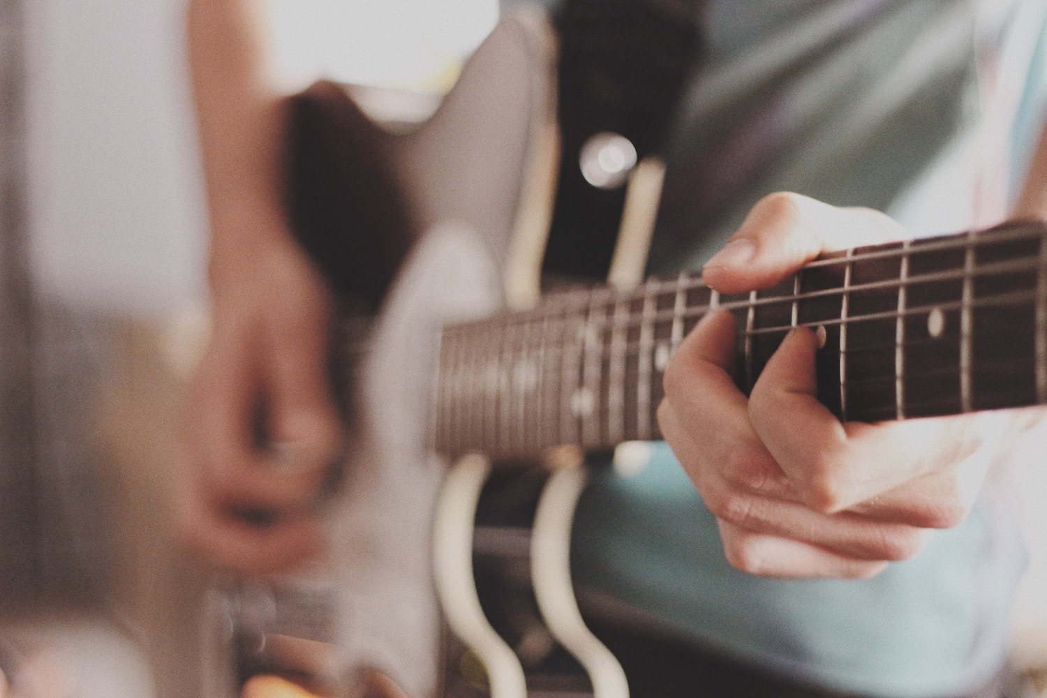 Bending strings on a Telecaster